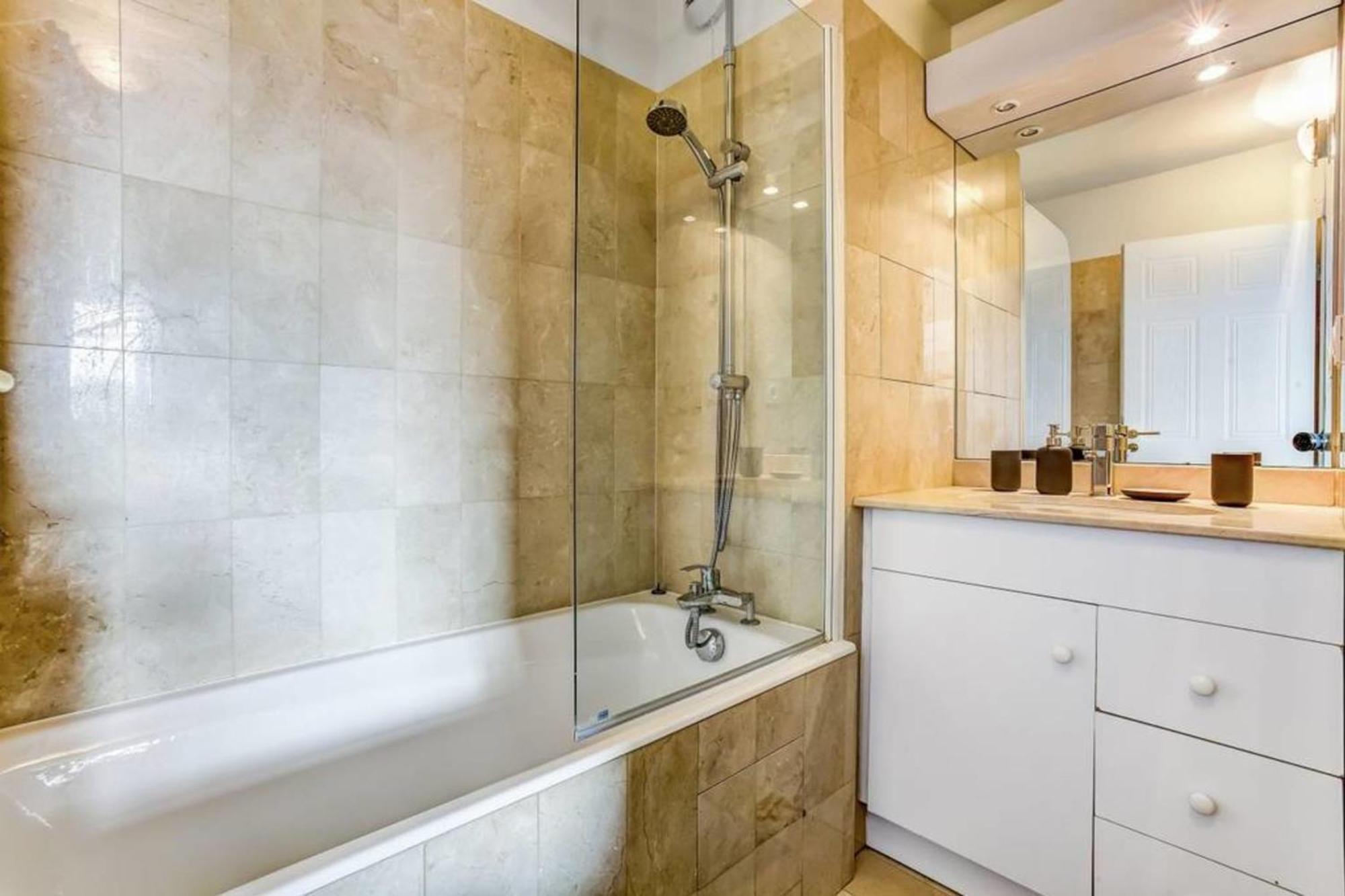 Appartement Des Toits - Welkeys Paris Bagian luar foto